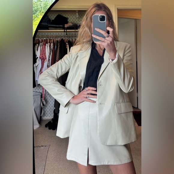 Oak + Fort Cream Vegan Faux Leather A-line Mini Skirt - Picture 3 of 14
